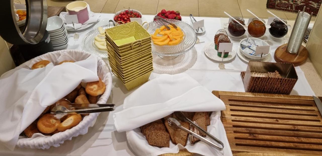 Birkenhof Gols - B & B - Wohlfuehl Hotel Mit Wochenend-Restaurant ภายนอก รูปภาพ