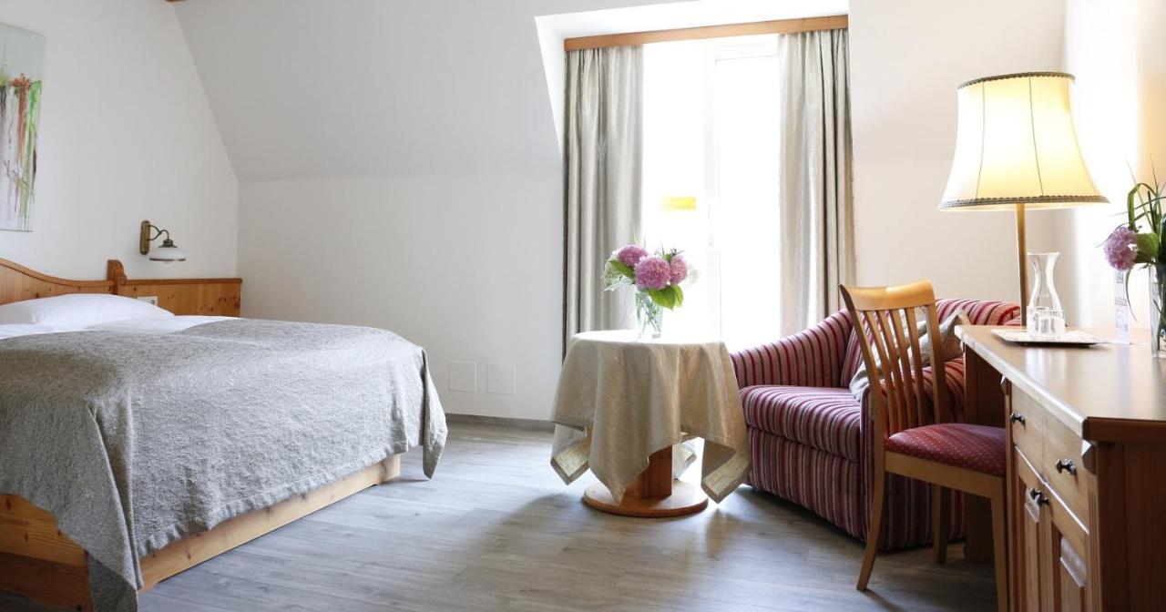 Birkenhof Gols - B & B - Wohlfuehl Hotel Mit Wochenend-Restaurant ภายนอก รูปภาพ