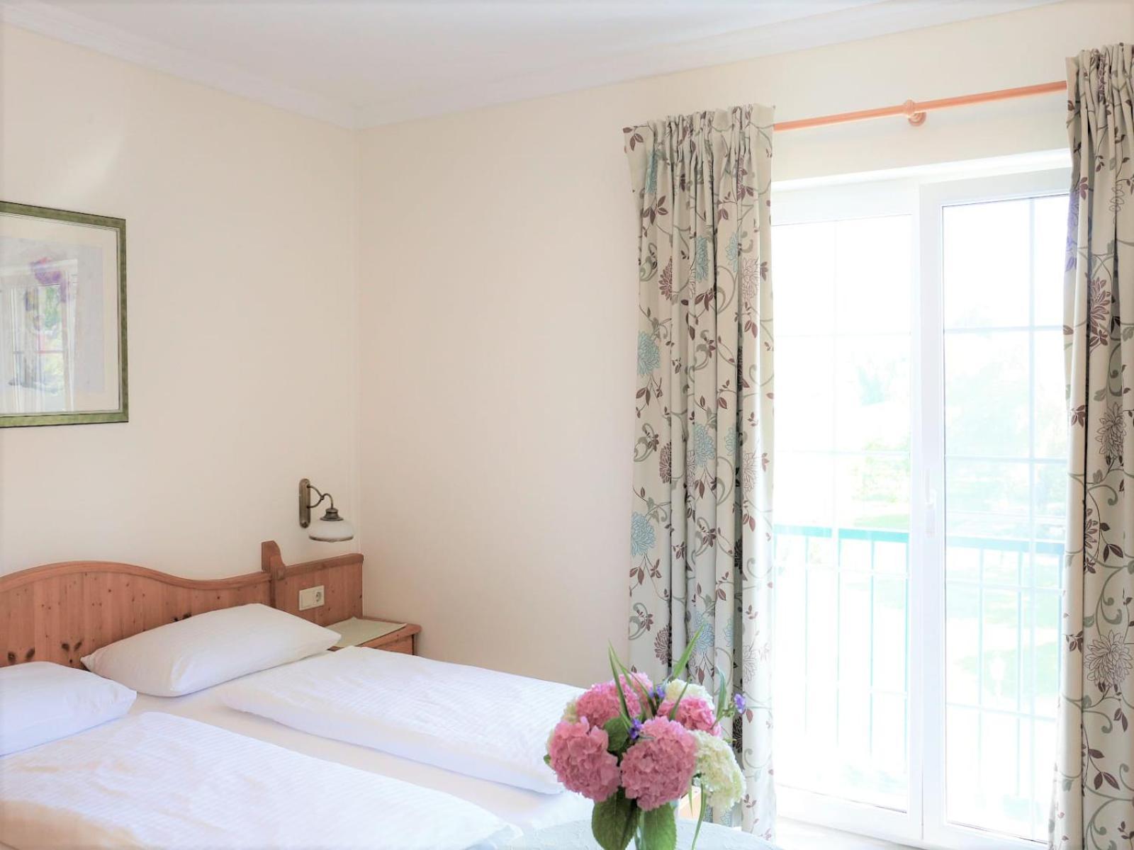 Birkenhof Gols - B & B - Wohlfuehl Hotel Mit Wochenend-Restaurant ภายนอก รูปภาพ