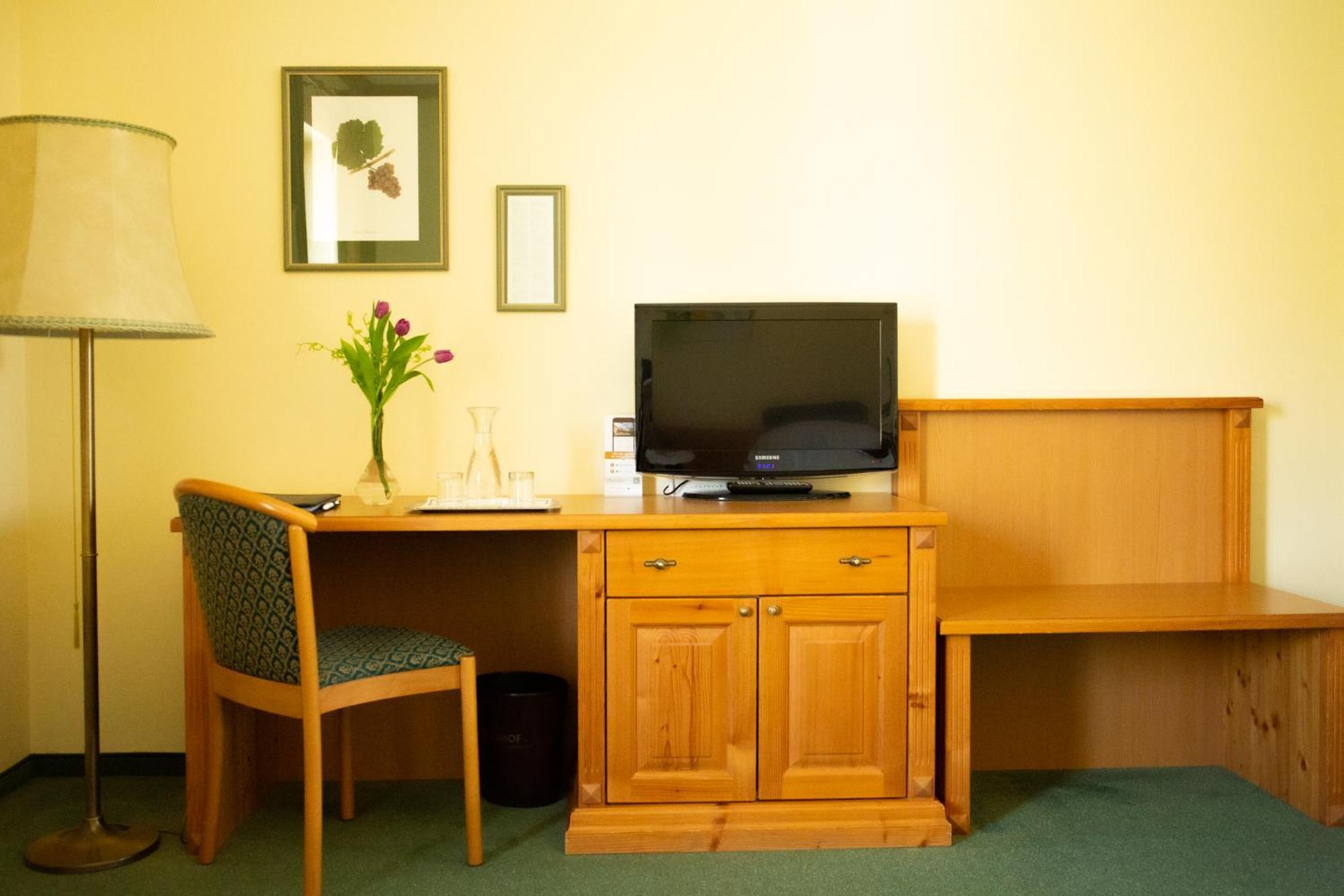 Birkenhof Gols - B & B - Wohlfuehl Hotel Mit Wochenend-Restaurant ภายนอก รูปภาพ