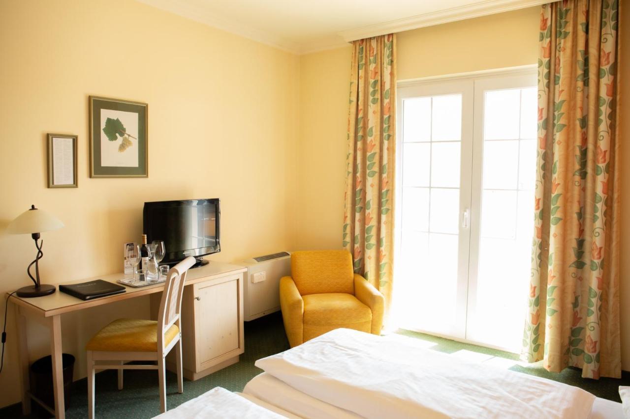 Birkenhof Gols - B & B - Wohlfuehl Hotel Mit Wochenend-Restaurant ภายนอก รูปภาพ